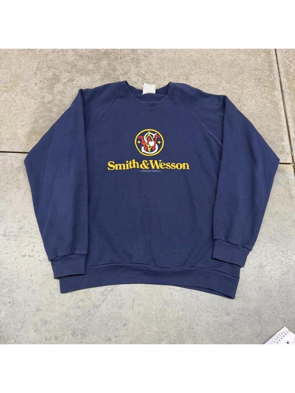 vintage smith and wesson navy spell out arms dealer crewneck size xl